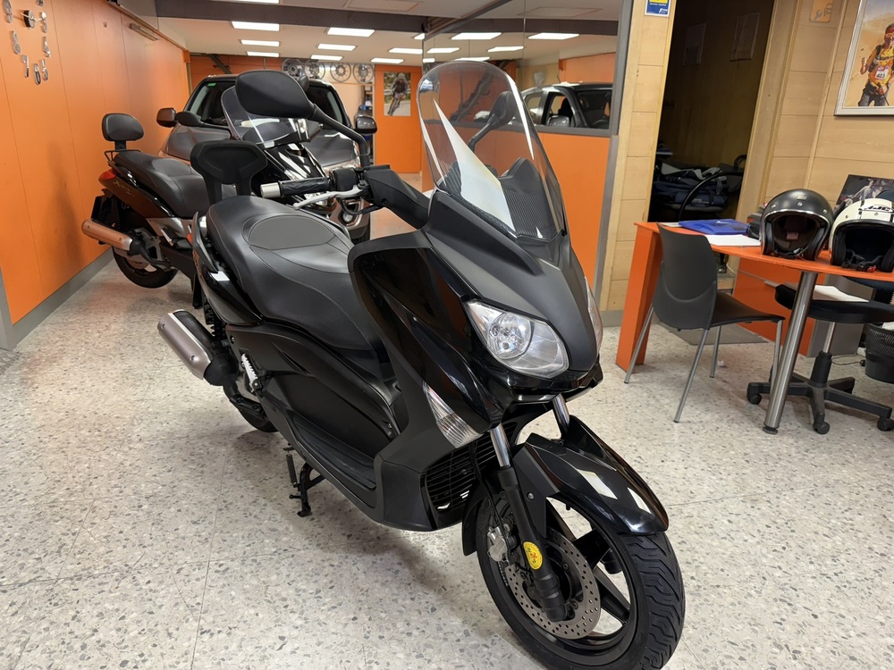 Yamaha X-MAX 125 (2010->) 125 foto 2