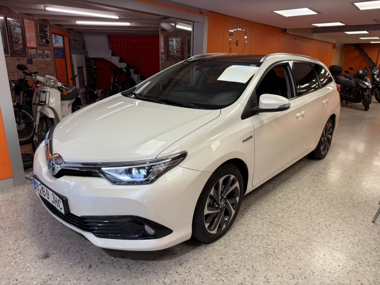 Toyota Auris Hybrid Active foto miniatura