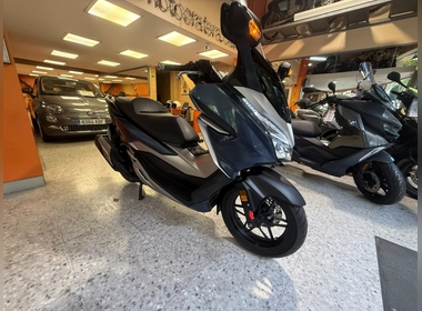 Honda - Forza 300