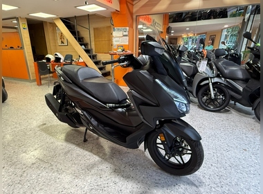 Honda - Forza 125