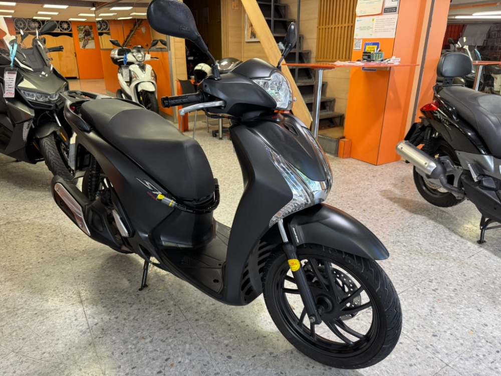 Honda SH SCOOPY 125 foto miniatura