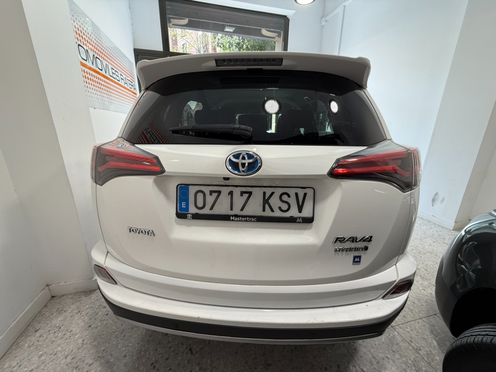 TOYOTA Rav4 H200 4x2 Advance + Drive Pack automàtic. foto 13