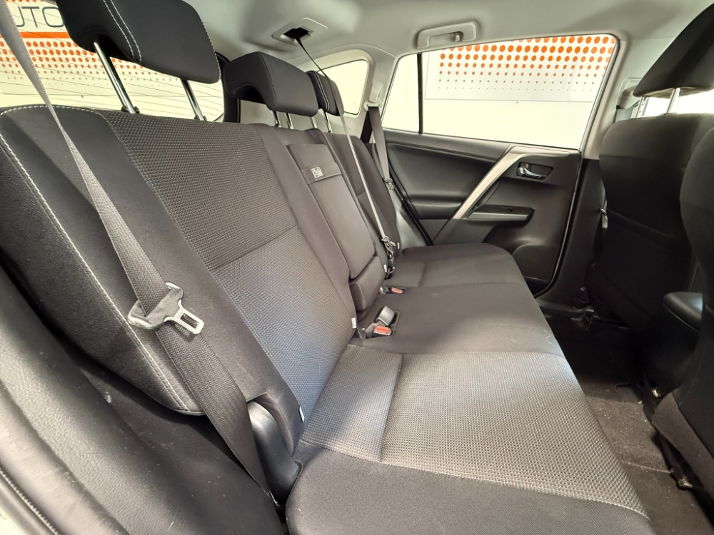TOYOTA Rav4 H200 4x2 Advance + Drive Pack automàtic. foto 15