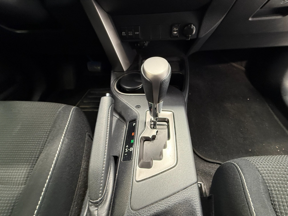 TOYOTA Rav4 H200 4x2 Advance + Drive Pack automàtic. foto 19