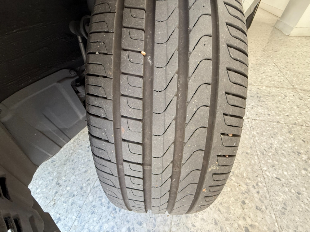 TOYOTA Rav4 H200 4x2 Advance + Drive Pack automàtic. foto 20