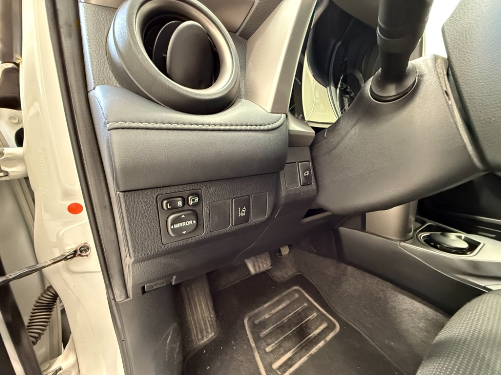 TOYOTA Rav4 H200 4x2 Advance + Drive Pack automàtic. foto 22