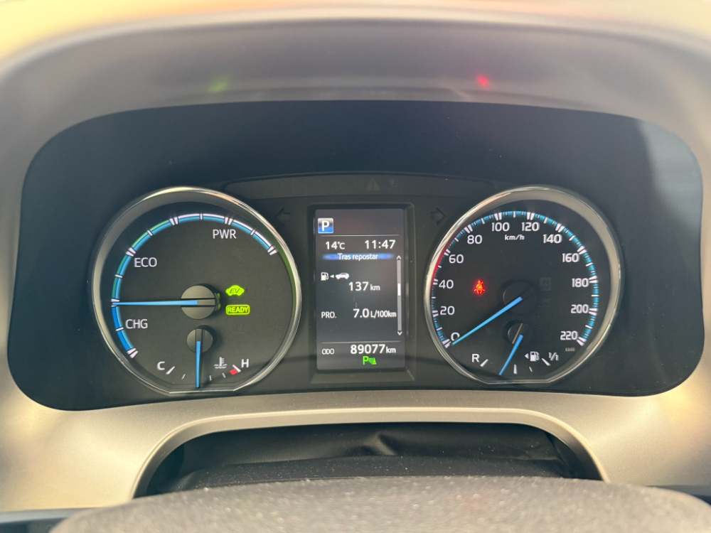 TOYOTA Rav4 H200 4x2 Advance + Drive Pack automàtic. foto 23