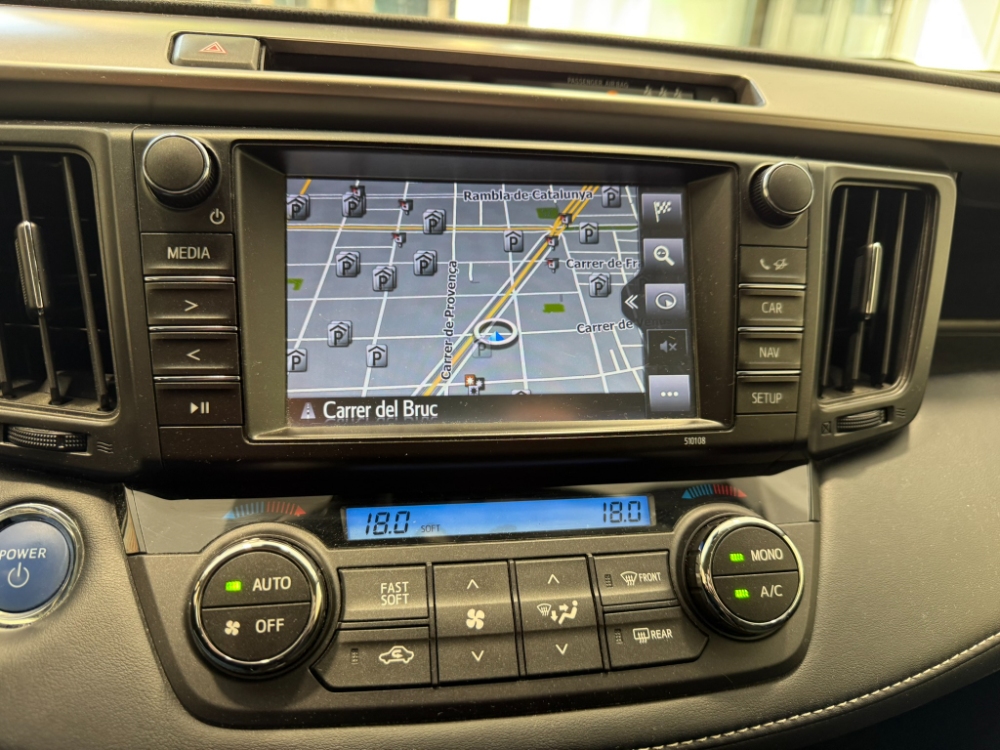 TOYOTA Rav4 H200 4x2 Advance + Drive Pack automàtic. foto 24