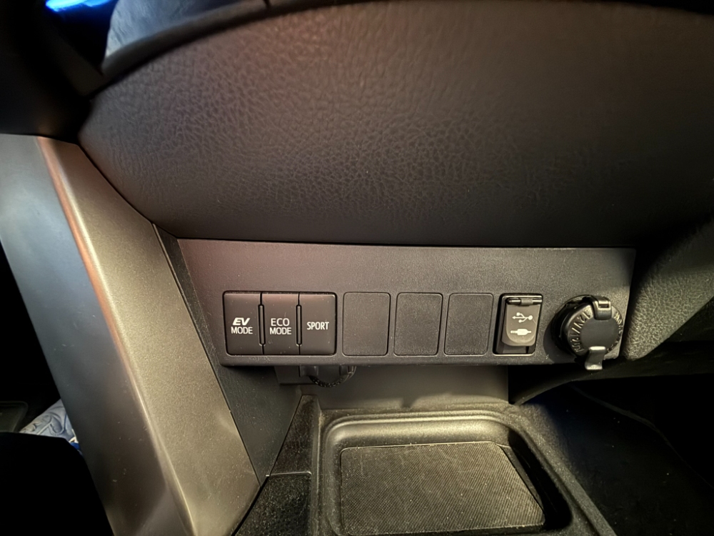 TOYOTA Rav4 H200 4x2 Advance + Drive Pack automàtic. foto 27