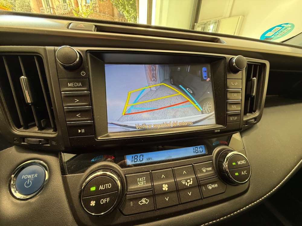 TOYOTA Rav4 H200 4x2 Advance + Drive Pack automàtic. foto 30