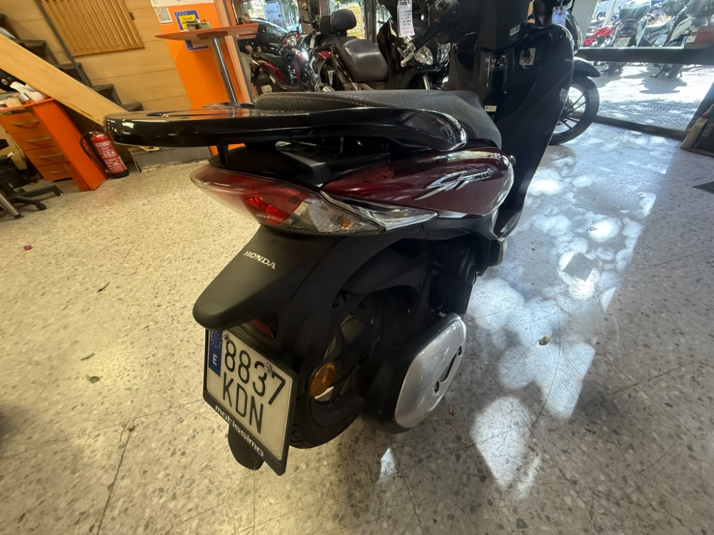 Honda SH Mode 125 foto 7