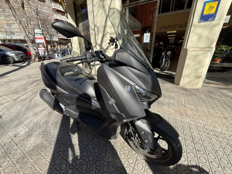 YAMAHA X MAX 300 ABS foto miniatura