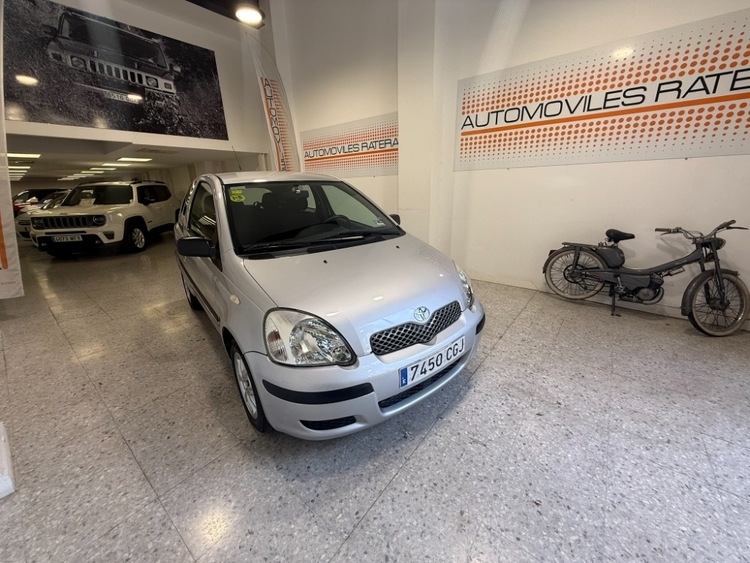 TOYOTA YARIS 1.3 foto miniatura
