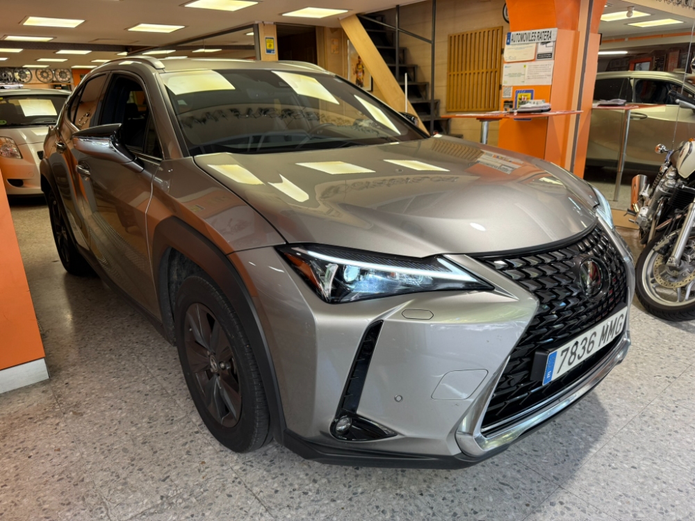 Lexus UX 250 h foto miniatura